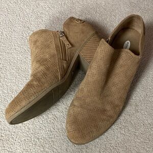 Dr. Scholl's Women's Rate Bootie Perforated Slip On Zip Be Energized Foam 11